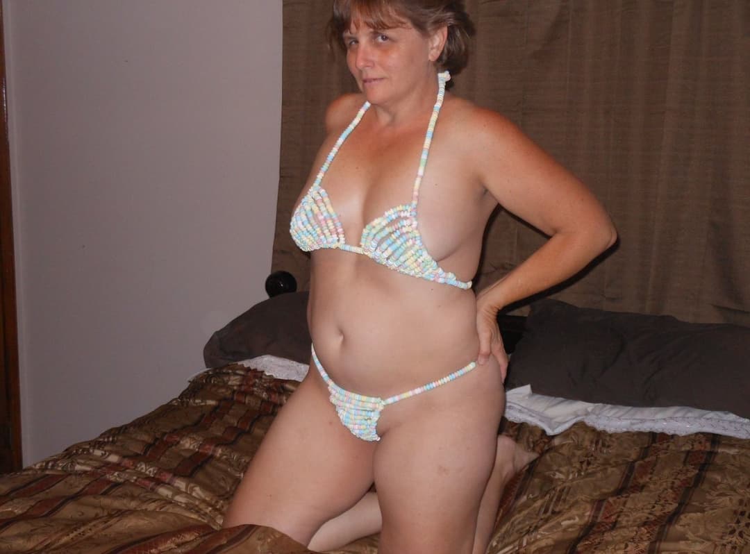 Click to view full size MILF strips for you