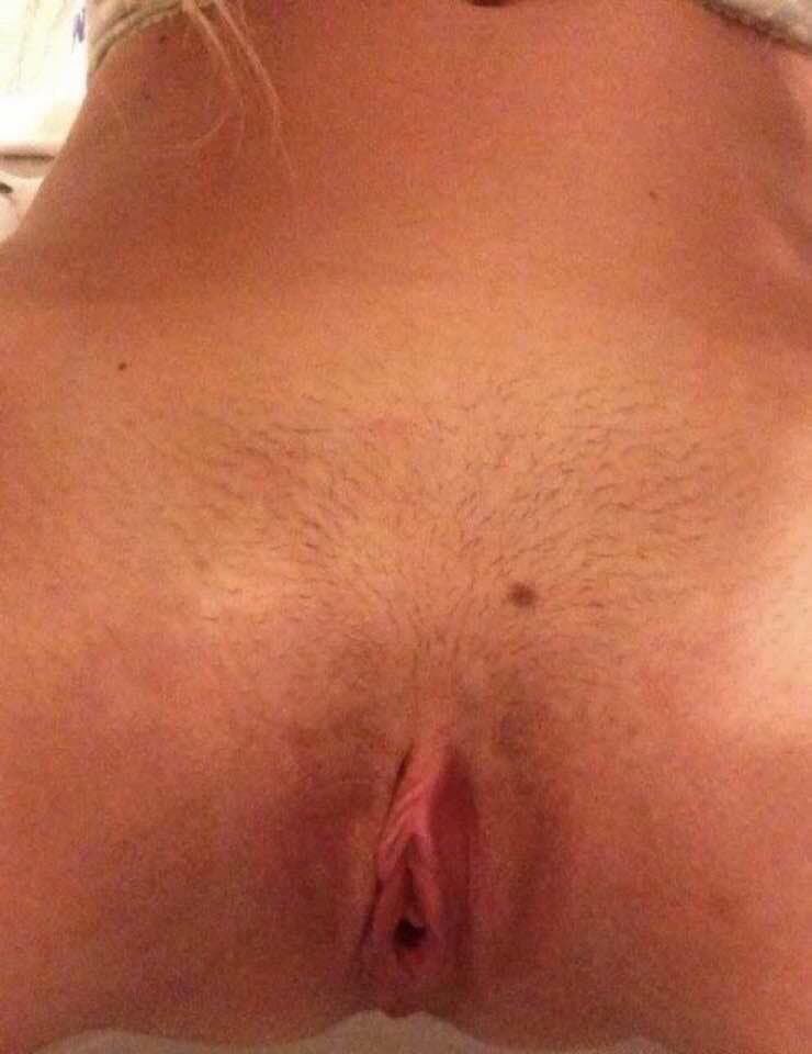 Click to view full size Tight college freshman loves to show off her fit body