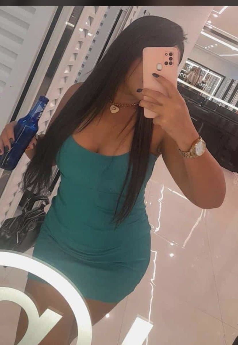 Namorada do playboy, sentando pra favelado, marmita gostosa