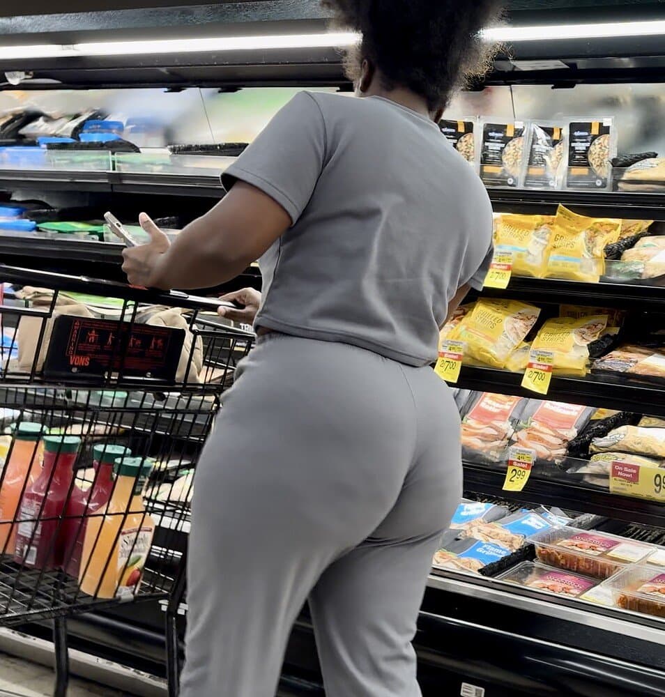 Click to view full size Thick Black Booty Milf In Walmart