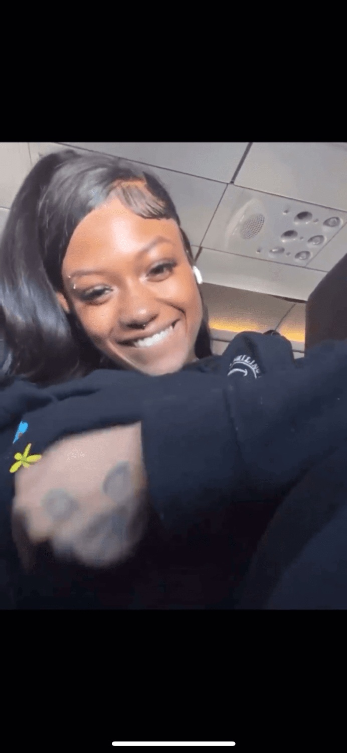 Ebony on bus. Dm me for video *crazy video