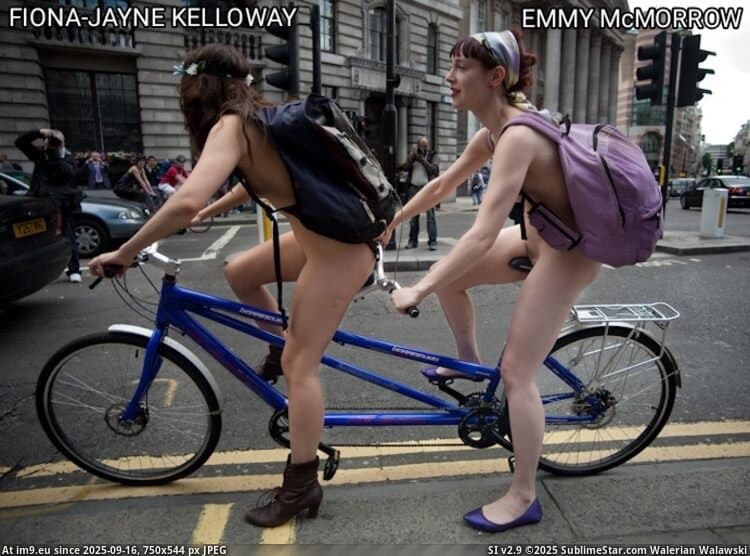 Fiona-Jayne K. and Emmy M. nude in public (1)