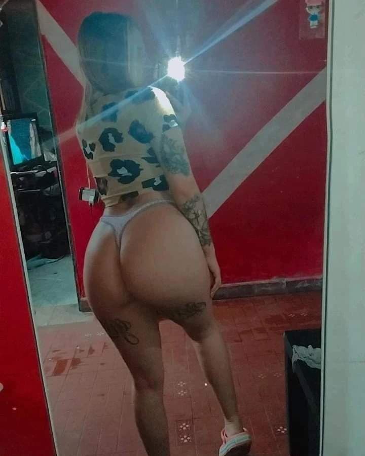 Pack de una bellesa argenta con una cola bien rica