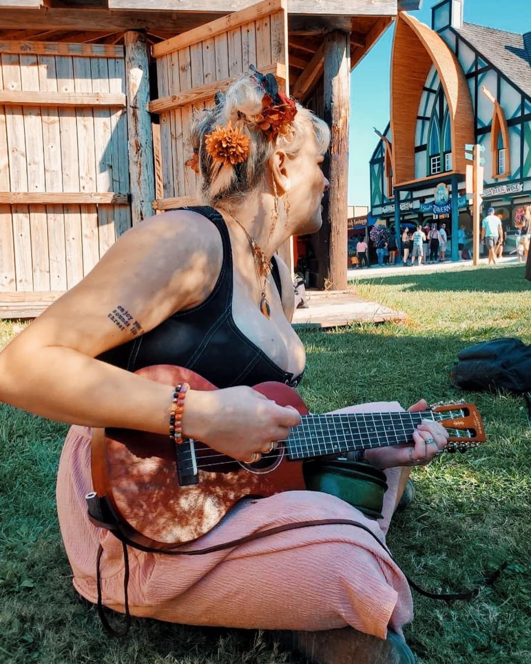 Click to view full size Fat Breasted Alt Girl