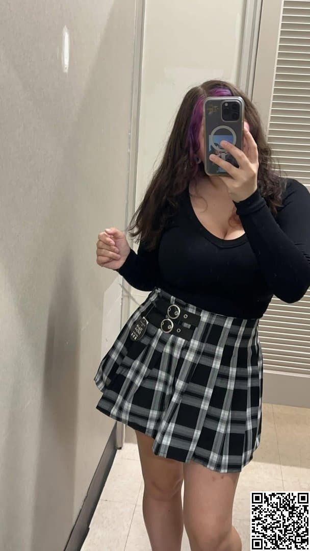 Kaylee - 23yo Big Tits (Non-nude)