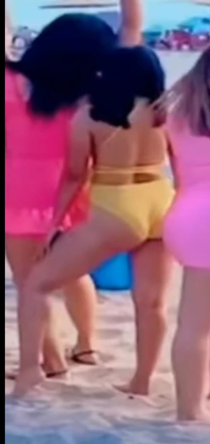 Click to view full size Bffs?❤️