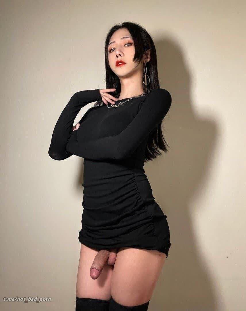 Lindas trans pauzuda de mini saia 01