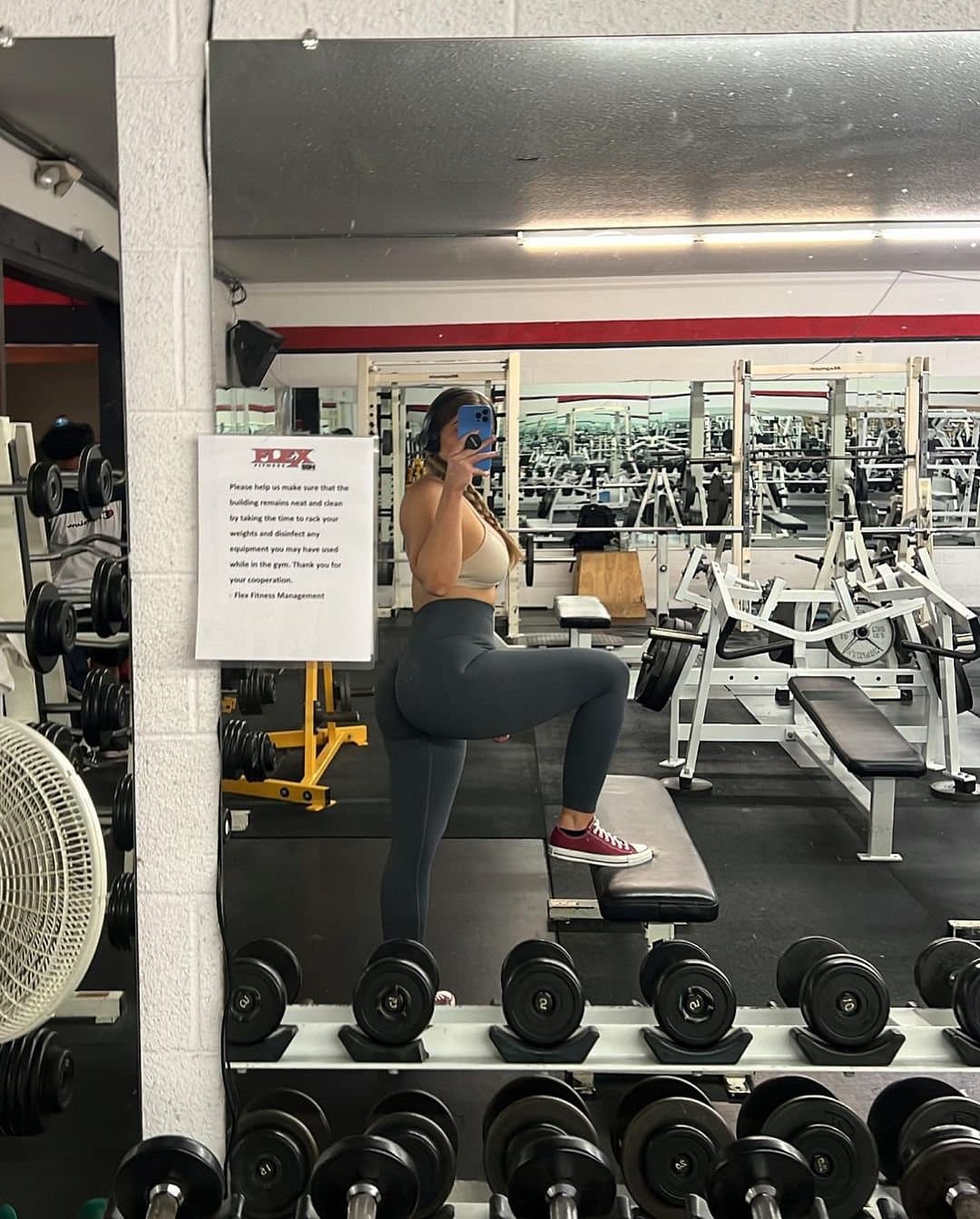 Thick Latina vs. Thick white girl pick