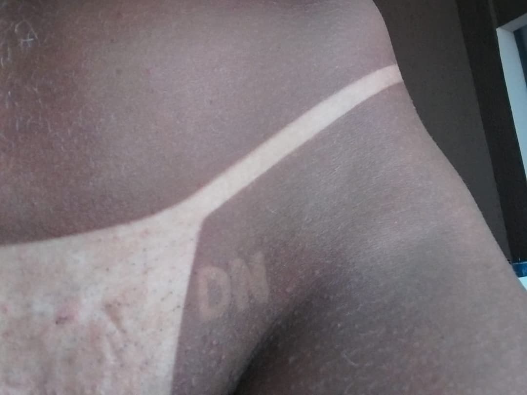 Cacheada com marquinha