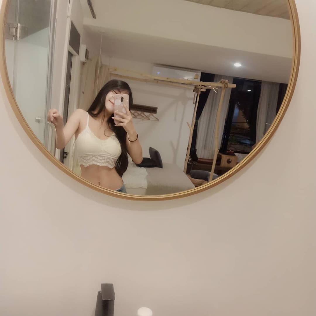 Sexy Big boobs Thai college babe shows her hot and busty body on Instagram