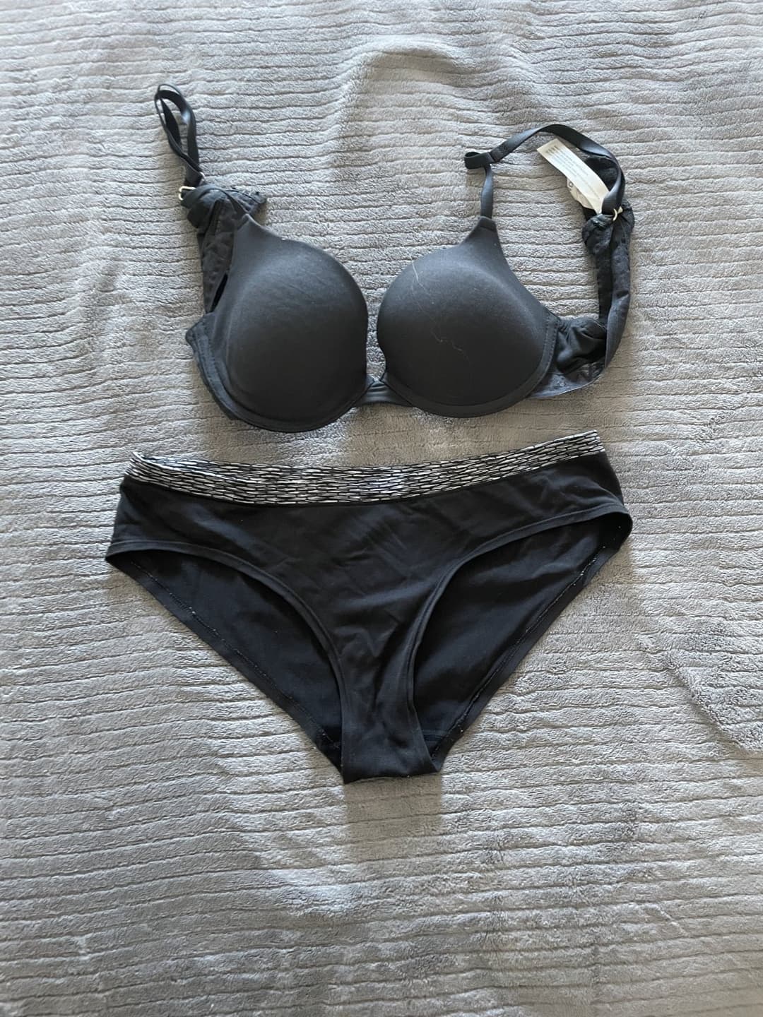 Creepshots of Latina my big sister and her panties & bra