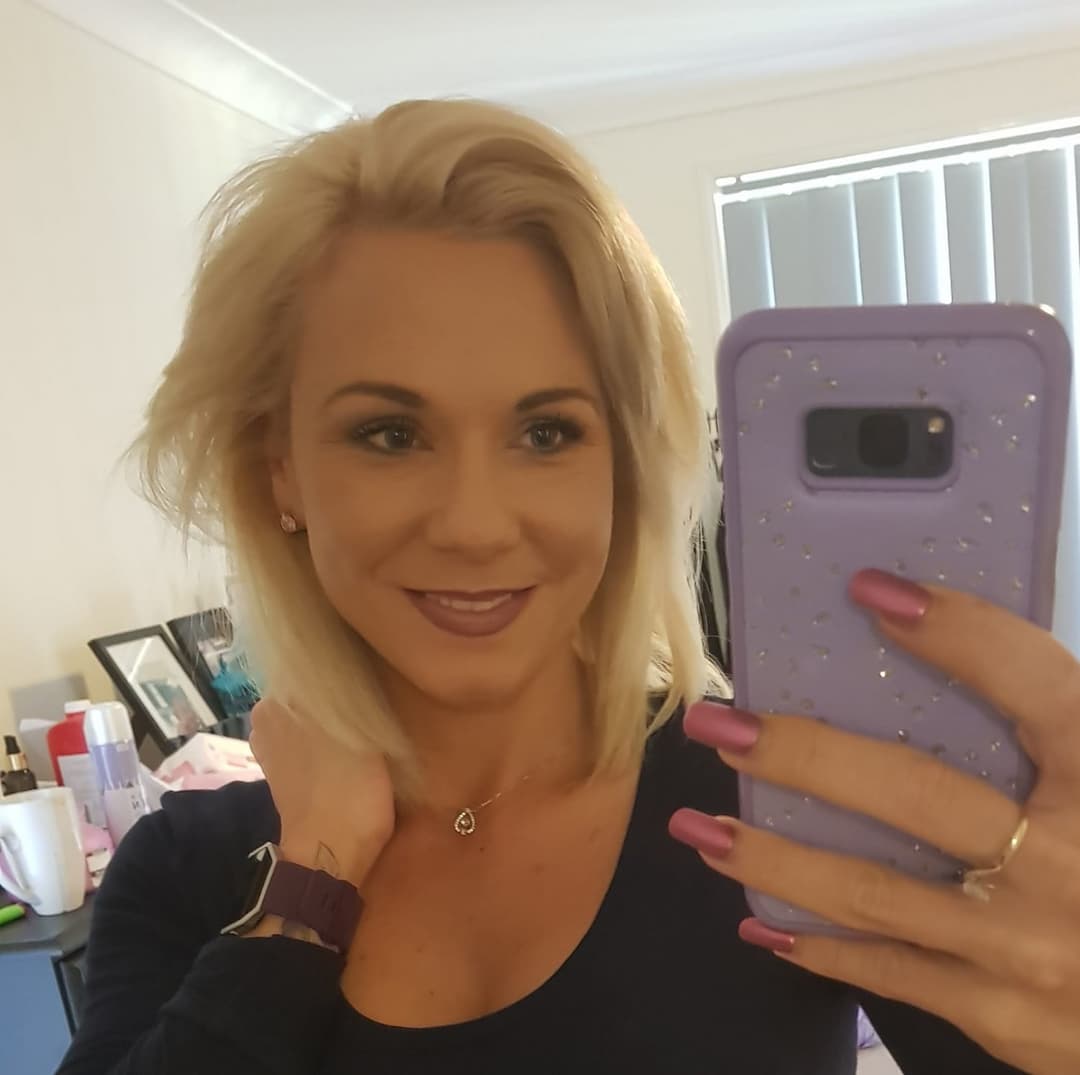 Blonde Mature MILF Kelly M Wilson Needs Cumshot on Her Face