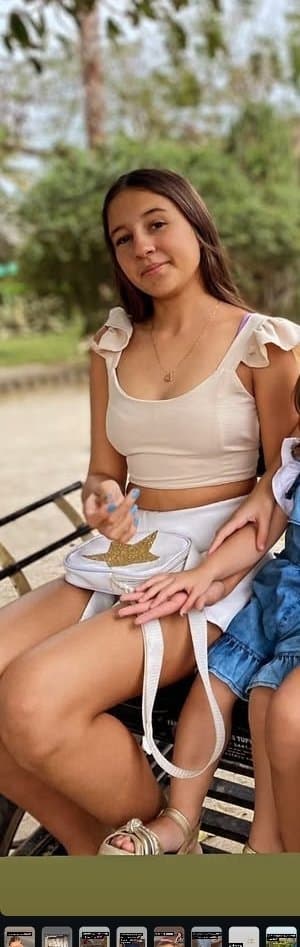 Anna laura, novinha escolar gostosa