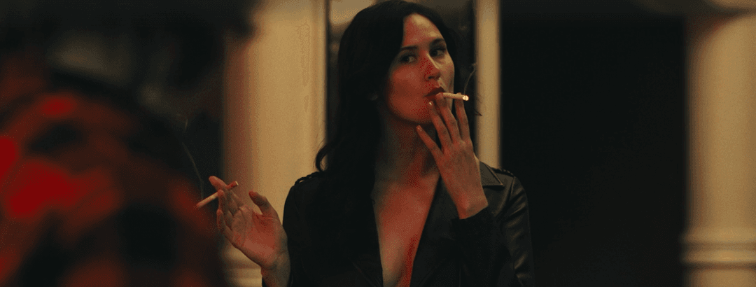 Click to view full size smoking horror hottie from horror movie A