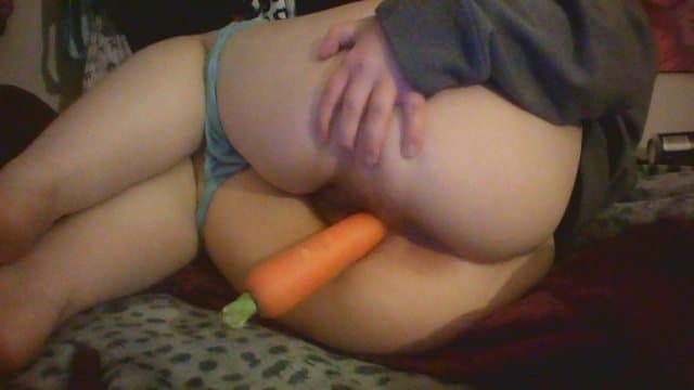 Emily scuderi aka twixie scuderi aka twixiepuppy old nude pics part 2