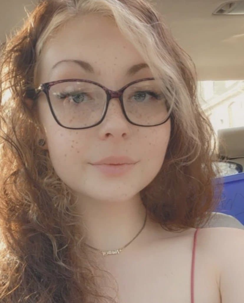 Ignorant slut with huge tits invited me over to smoke a blunt and fuck