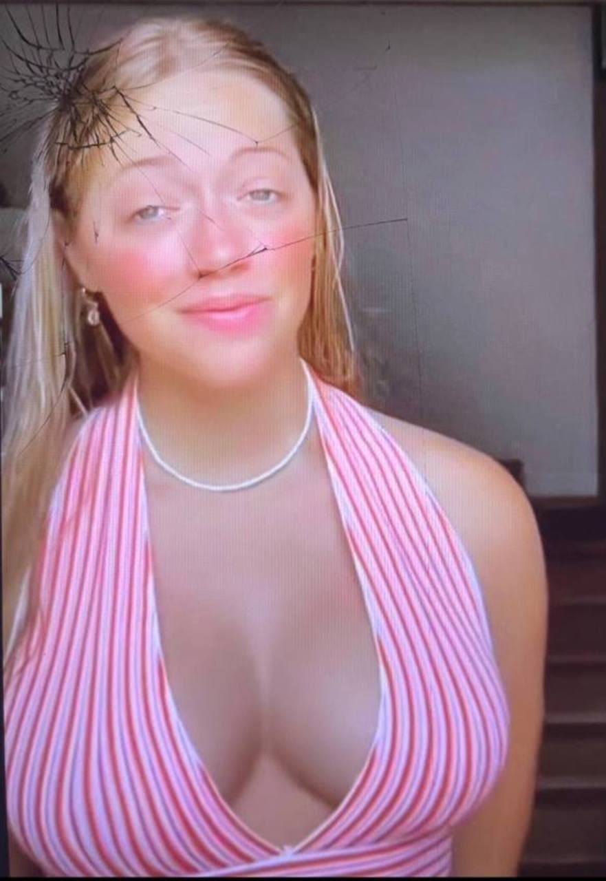 Barely legal French slut : Pauline