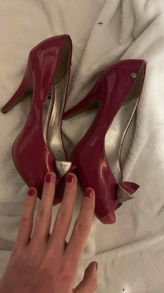 Click to view full size New scottish sissy Jess is only 22 and knows shes a sissy slut