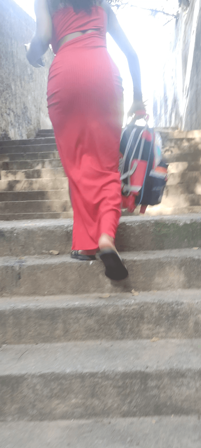 Blonde big ass + Nice ass close + Young Ebony hot ?