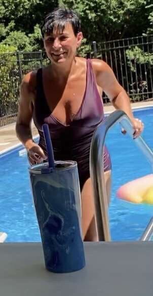 Click to view full size Mom of Two Beth (wwyd)