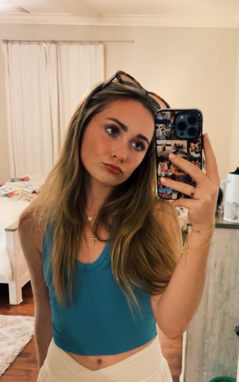 Click to view full size Track slut Emma Claire