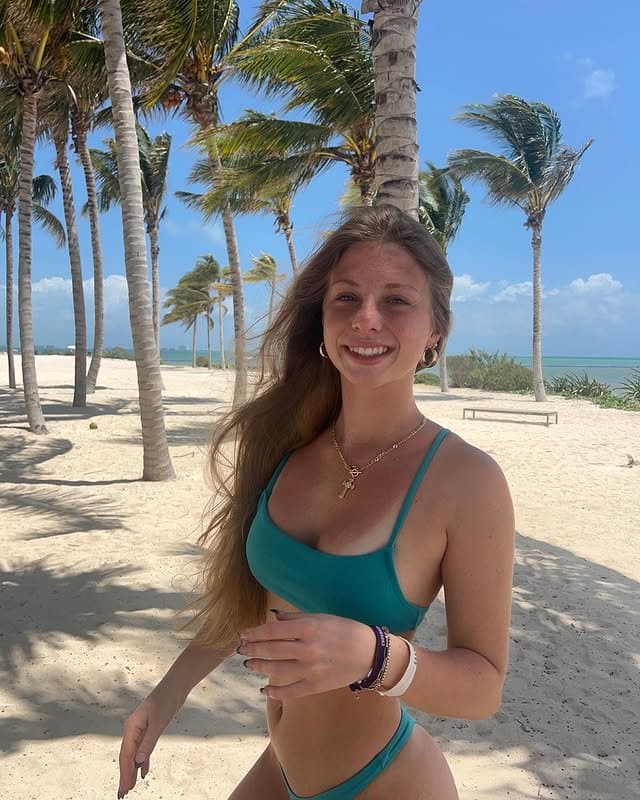 Sexy petite blonde teen Dylan