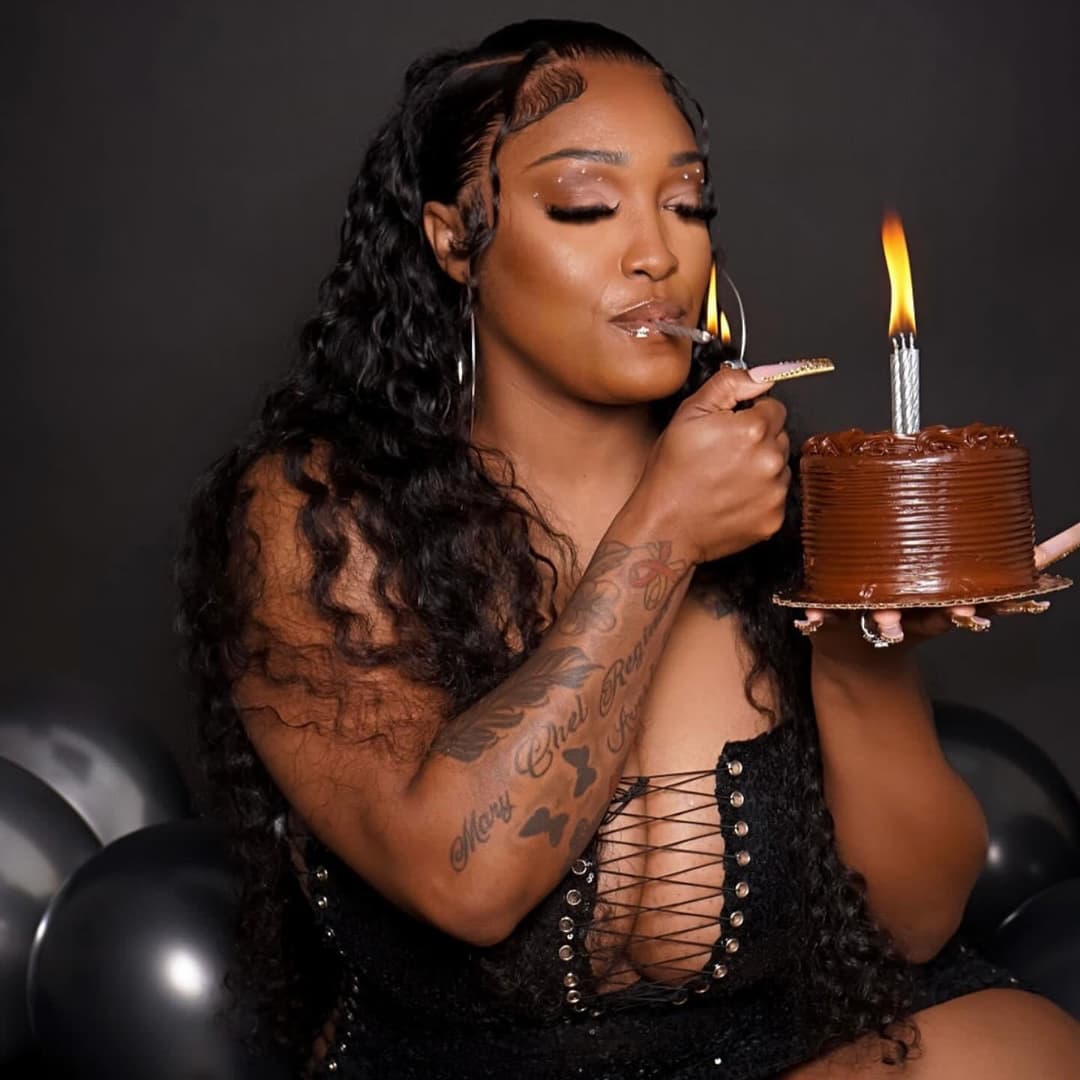 Click to view full size Big tits Ebony slut I wouldn’t pull out tbh