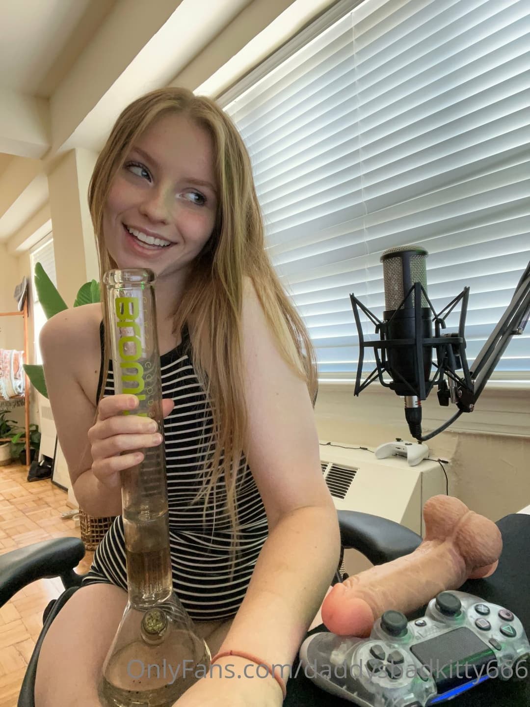 YHX-pink-strawberry-444(d4Ddysb49k1tty666)