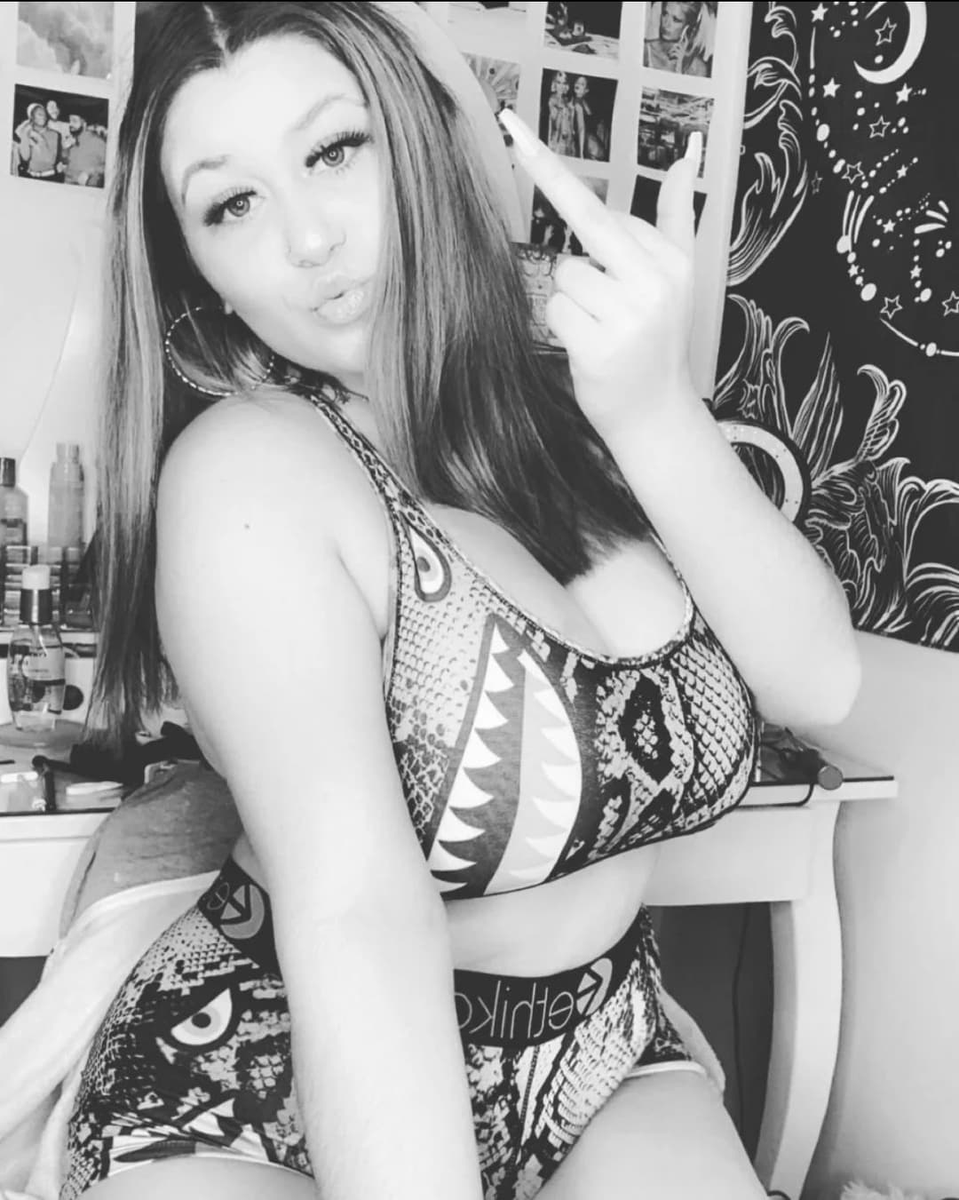 Arabella Sigworth Massive Tits Teen