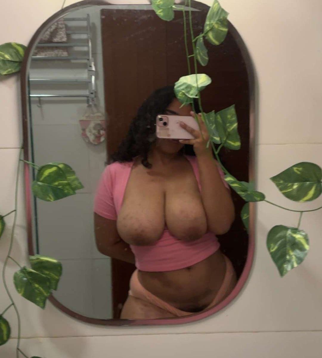 Beautiful Indian Sexy Babe Showing Her Sexy Asshole