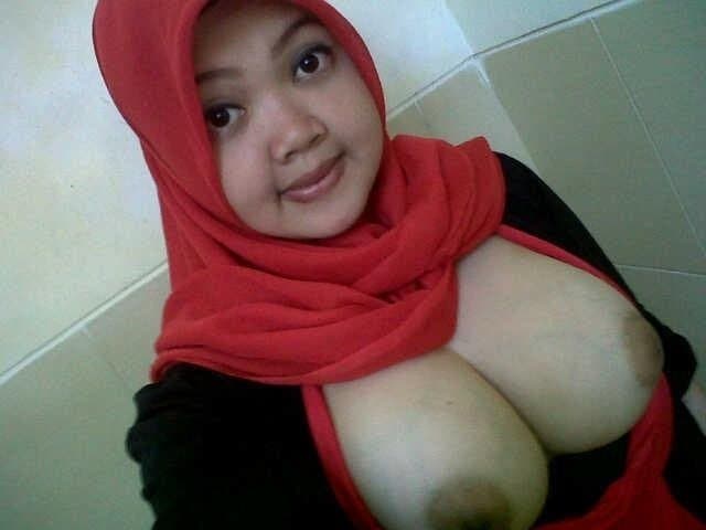 Chubby Big Tit Hijab Wearing Indonesian