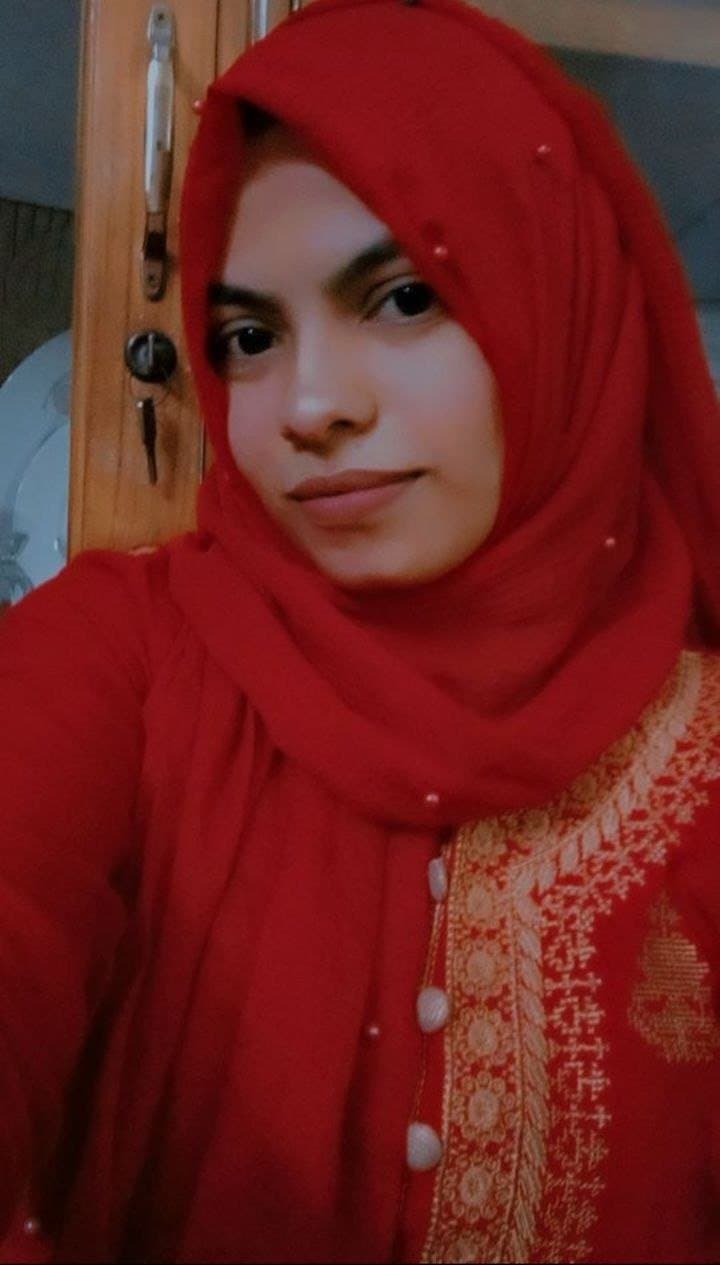 sexy Indian figure Hijab cute and sexy face giving blowjob and getting fucked leaked pics