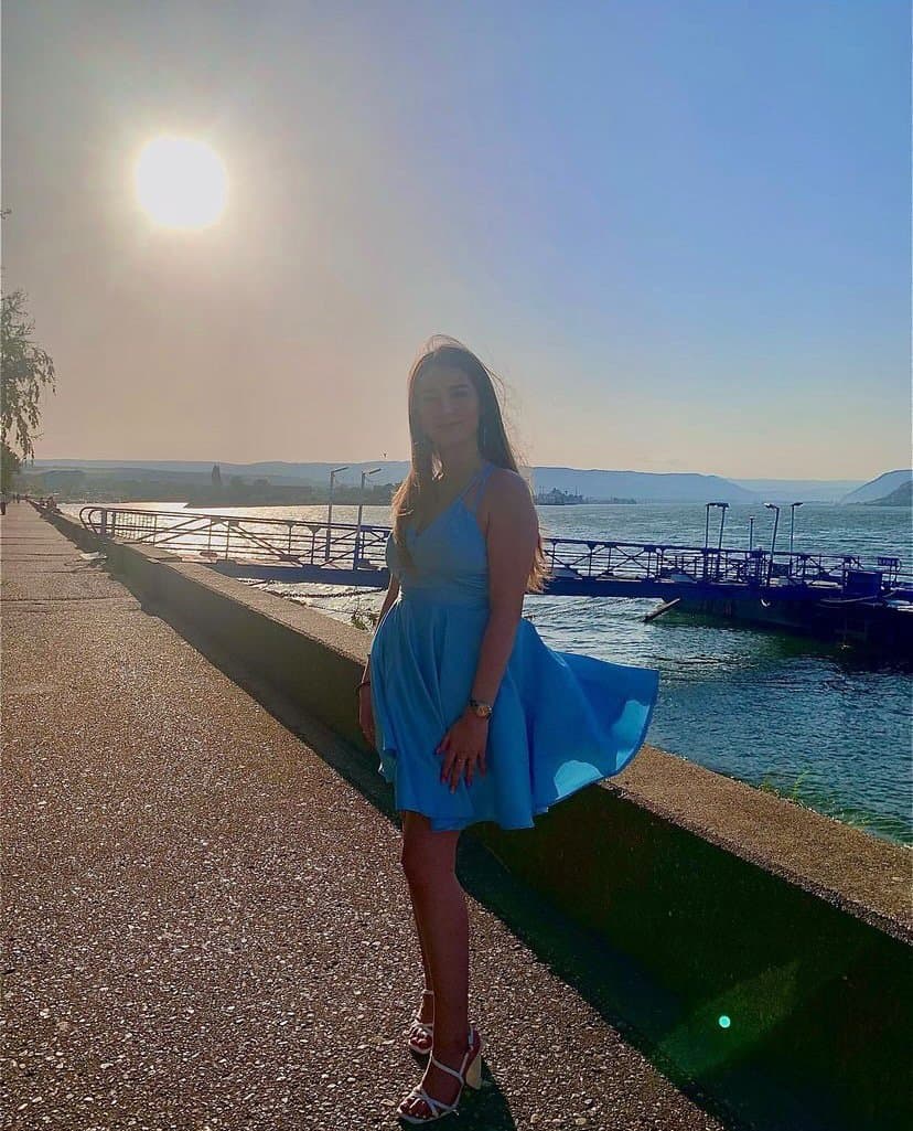 Marinela la grosse pute à gros seins