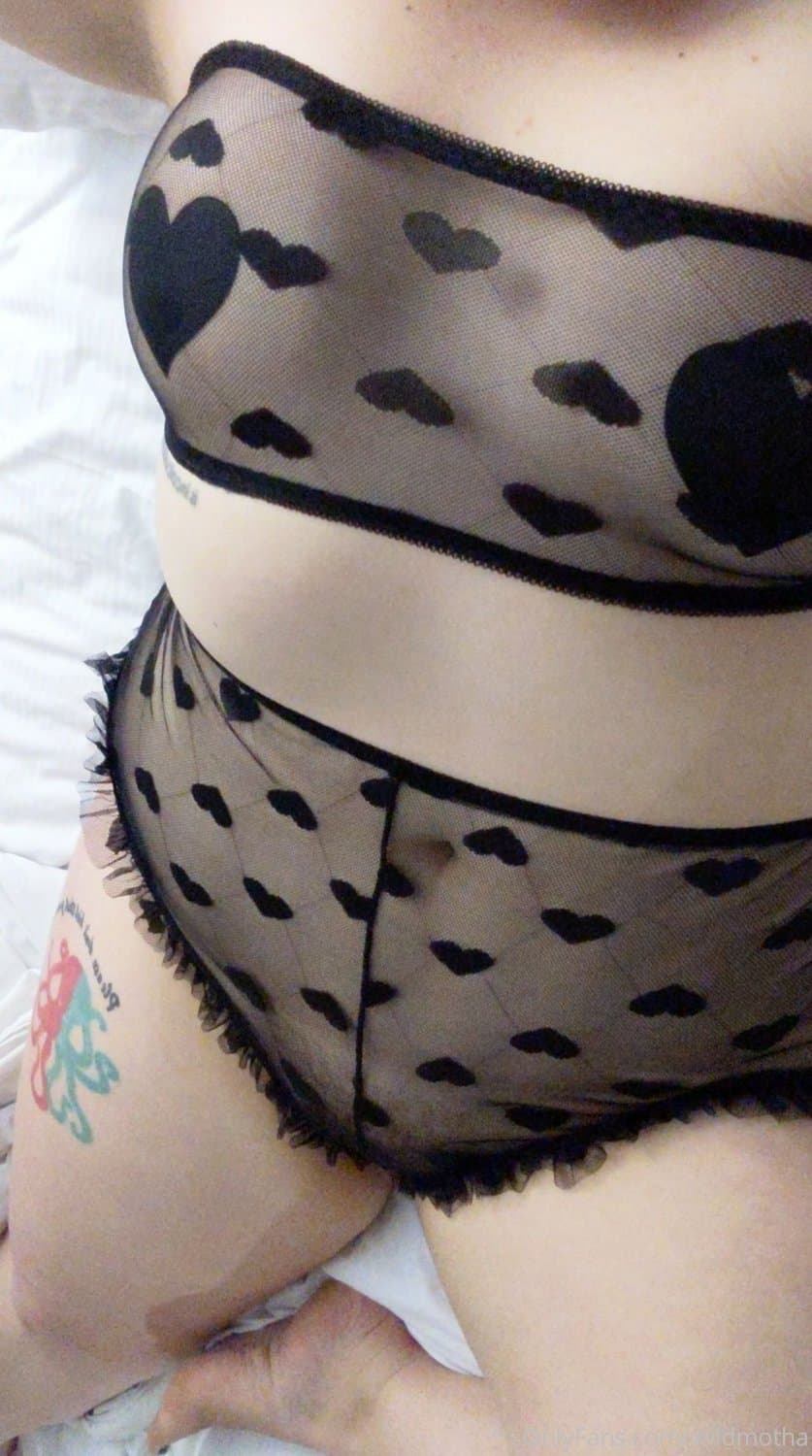 wildmotha - Long Beach, CA milf with milky tits