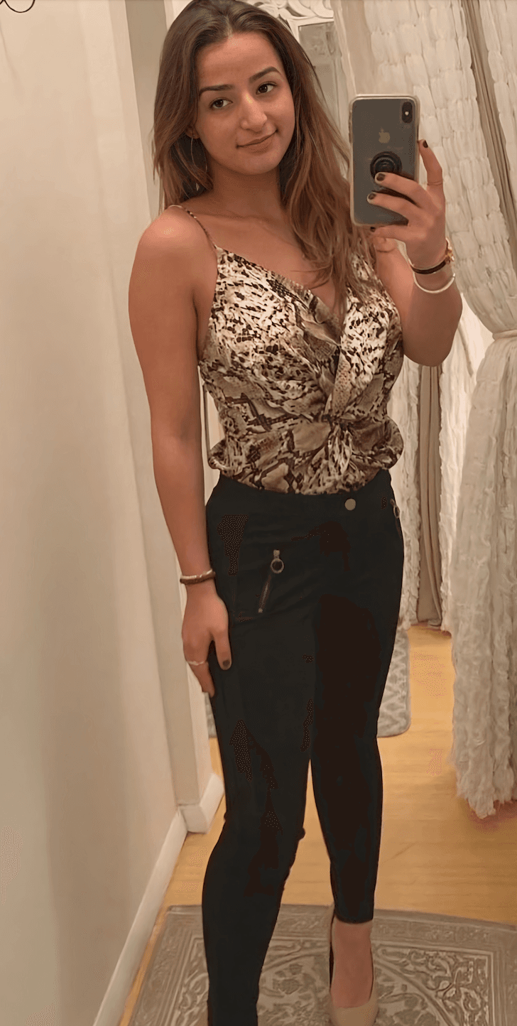 jerk to this gorgeous dicksucker Nicole she needs covered