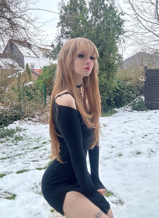 Barely legal tiktok teen loves showing off