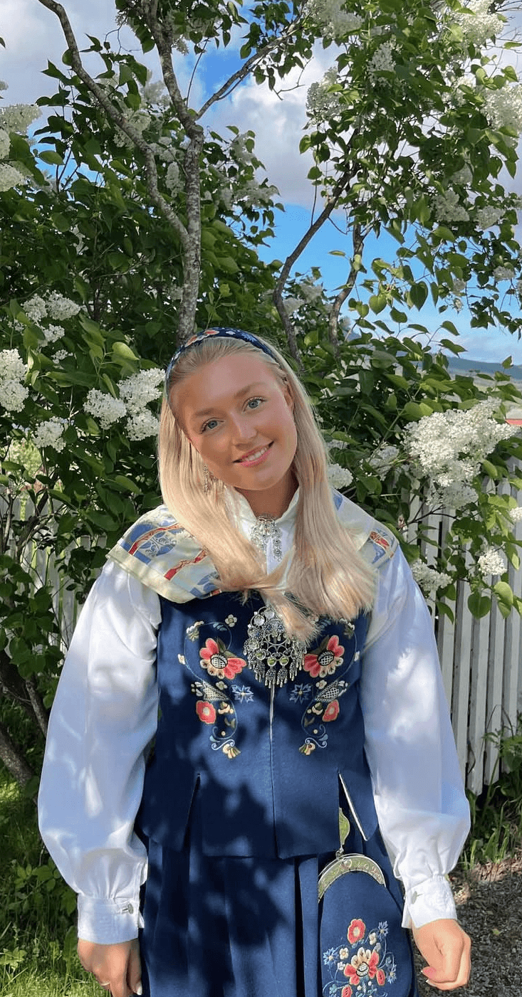 leah need duck inside of her