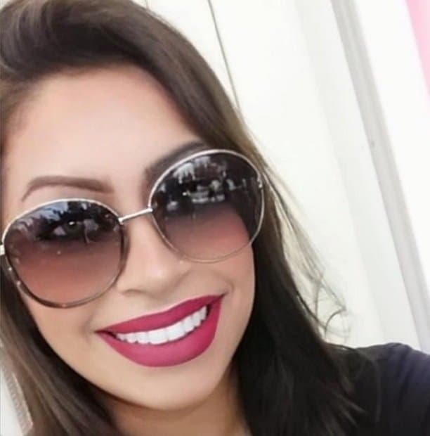 Rostinho mais perfeito e excitante.... algum tarado pra homenagear essa casada?