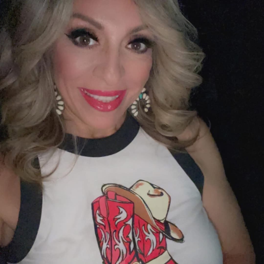 Ex mother in-law ai request welcome send mom and aunt and grandma pics if I like em I’ll ai em