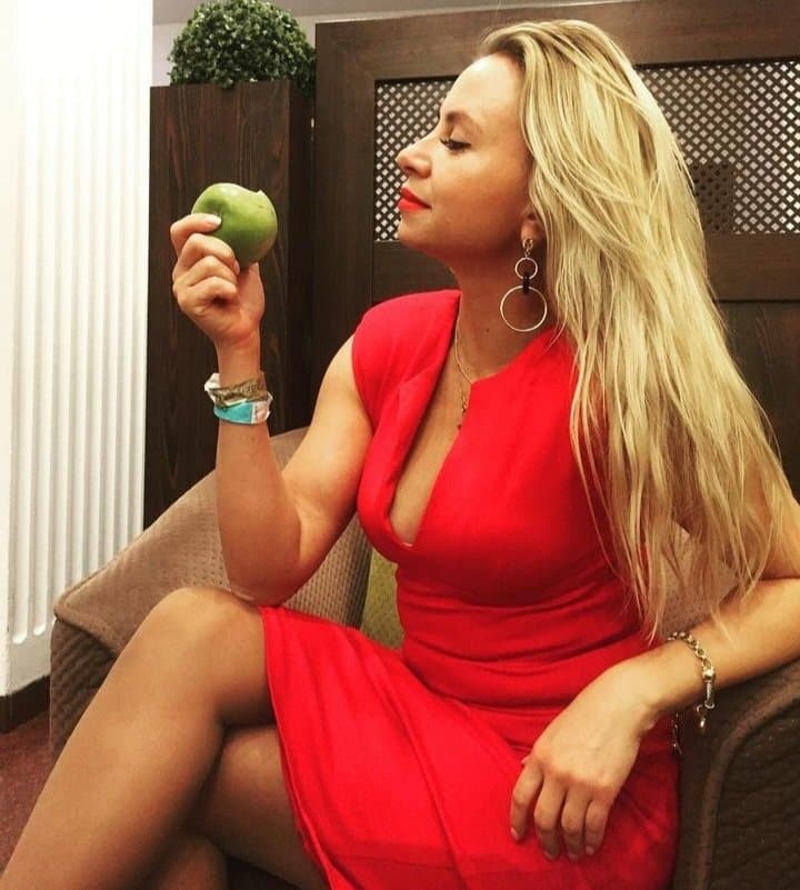 Russian sexy glamour milf Elena