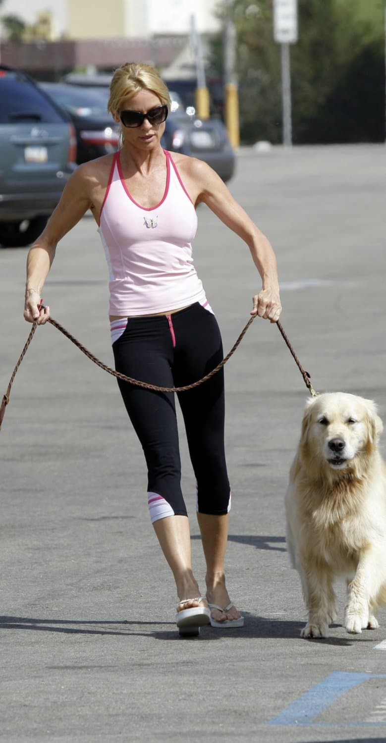 Nicollette Sheridan in platform flip flops