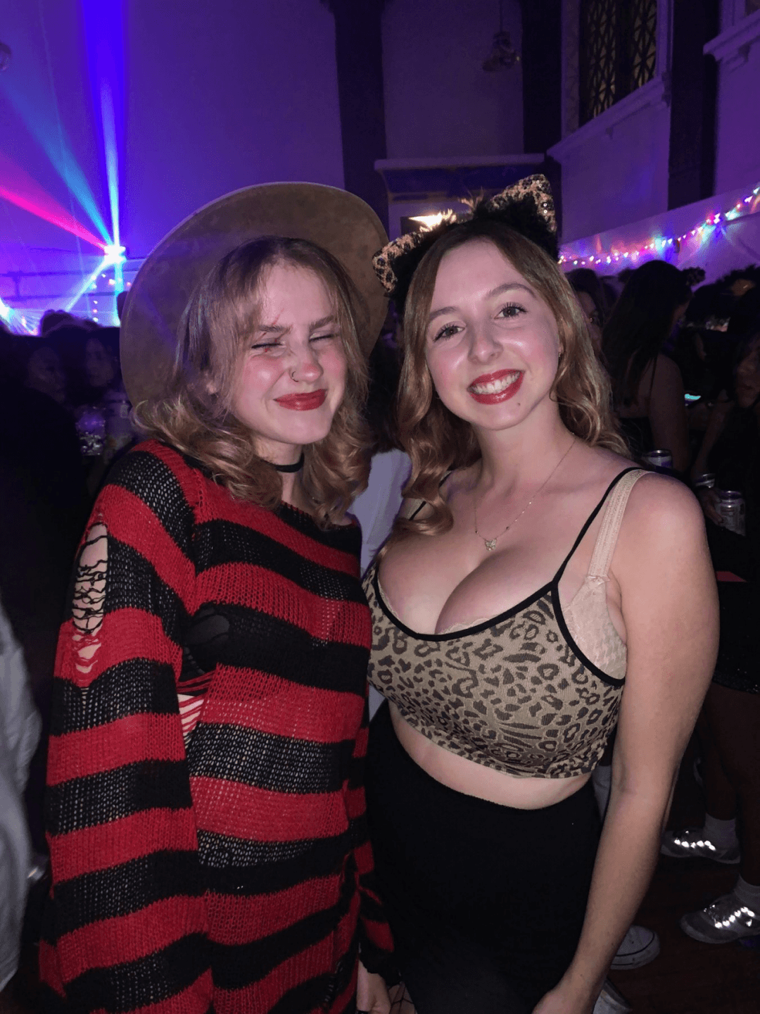 Click to view full size busty college girl Br1dg3t II