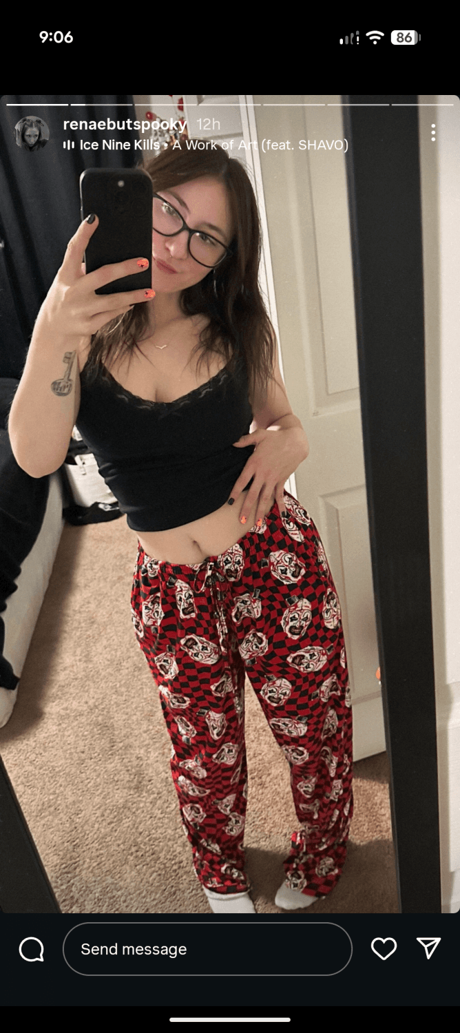 This 34 year old Milf cheated on her hubby for a 17 year old punk ass kid. What a stupid slut.??