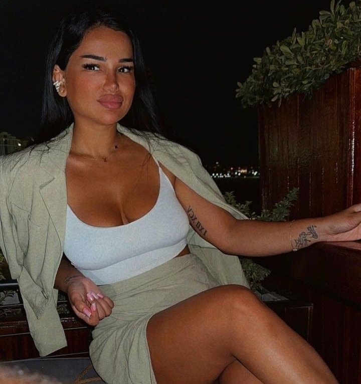 Sexy glamour feet pedicure woman sexy tits