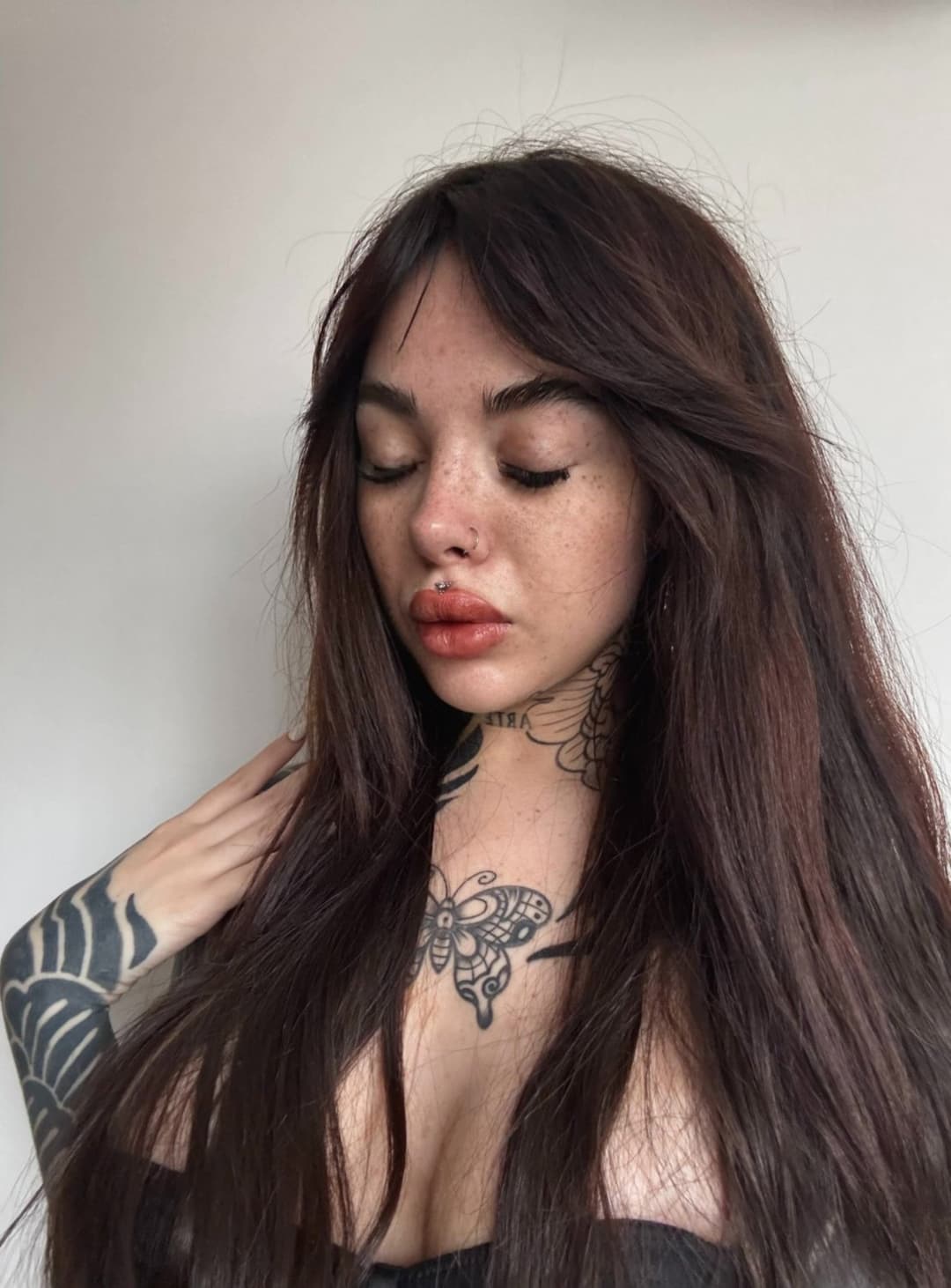 I’m alone now, Daddy, are you thinking what I’m thinking