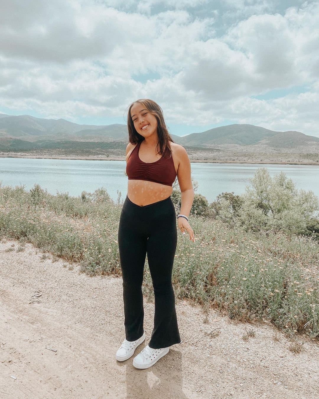 Click to view full size Thick Asian Pacific Islander with nice cameltoe and ass