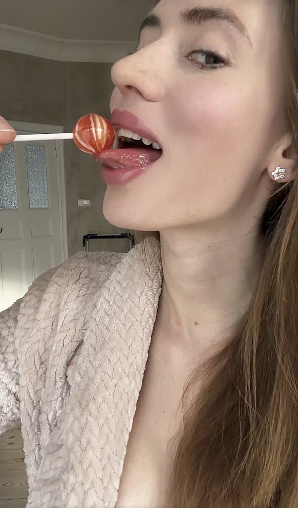 Marie a Lollipop Licker