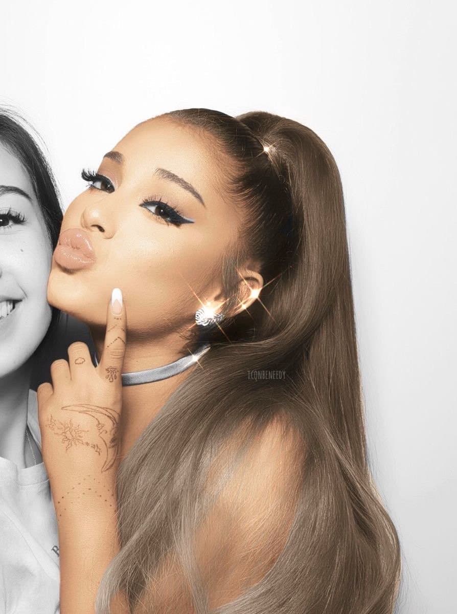 More Ariana Grande face/lips porn to goon to ?