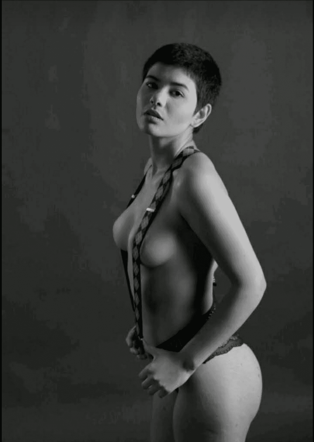 Click to view full size From modeling to camming to amateur porn. From a She to a He to a They. Quite the transition!