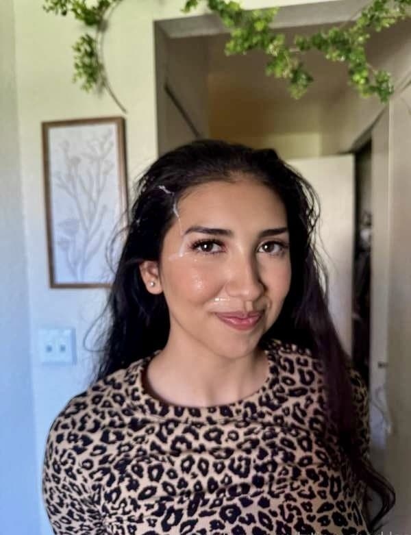 Wanna be pornstar Latina loves showing her tight and fuzzy cunt. Great nips tho ?